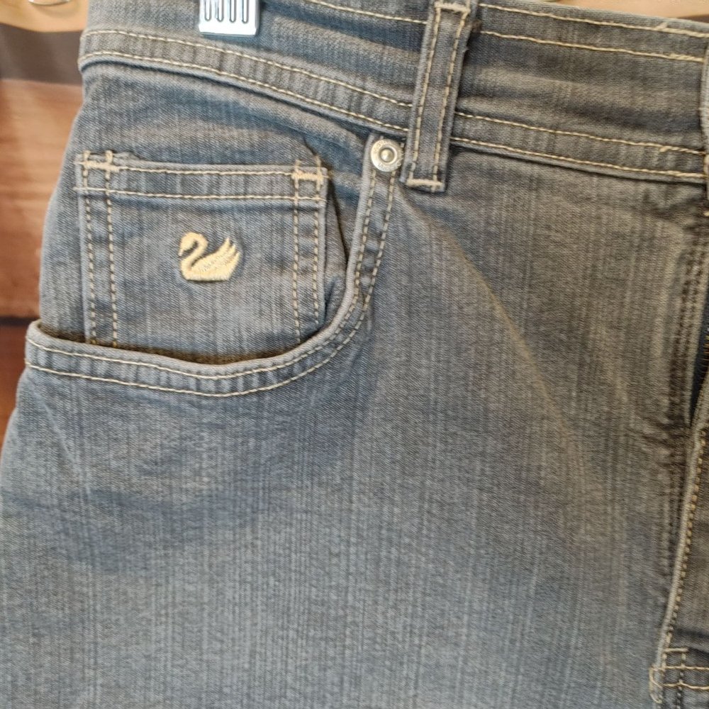 Gloria Vanderbilt Women's Light Wash Denim Straight Leg Jeans 8 - Picture 2 of 5